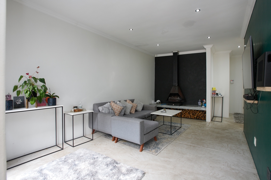 3 Bedroom Property for Sale in Claremont Village Western Cape